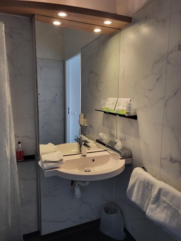 Double Room - Disability Access image 3