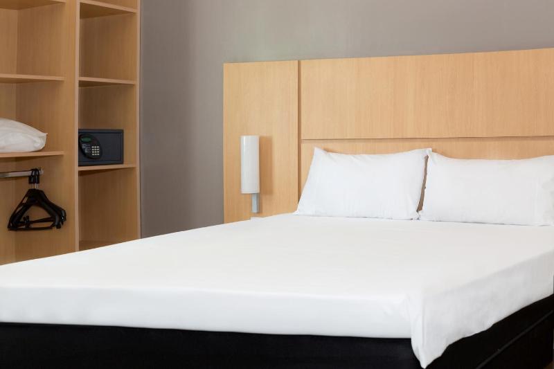 Hotel Ibis Buenos Aires Congreso - image 3