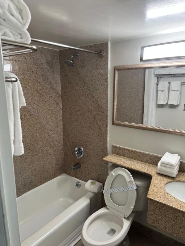 Seahawk Motel - image 13