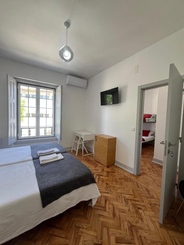 Quadruple Room with Private Bathroom image 3