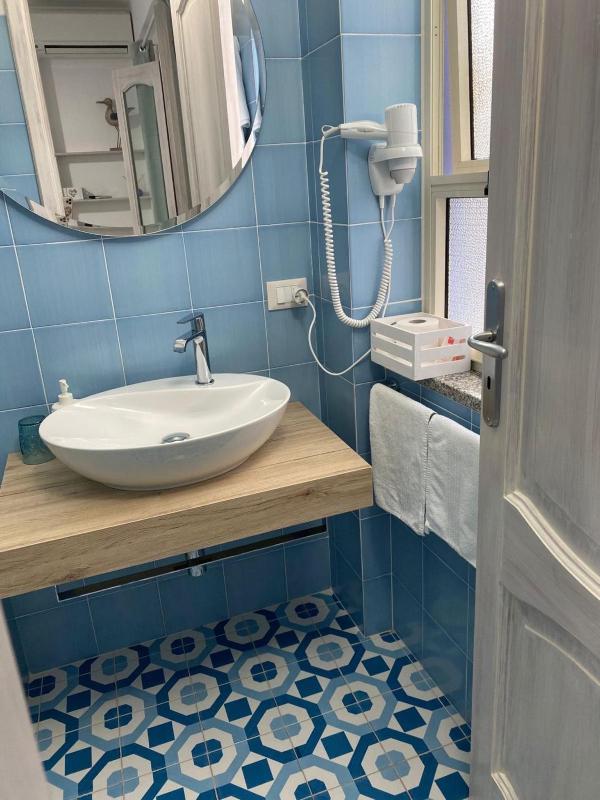 Double Room image 4