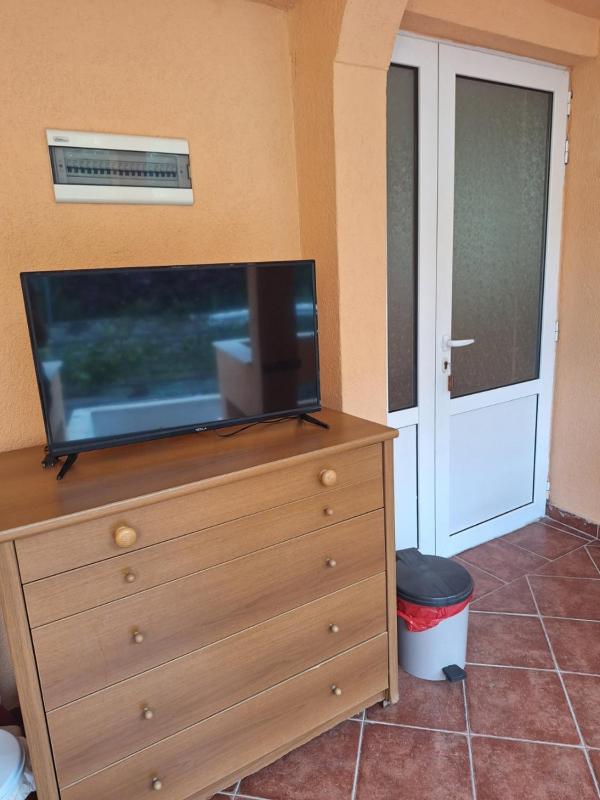 King Studio with Sofa Bed image 2