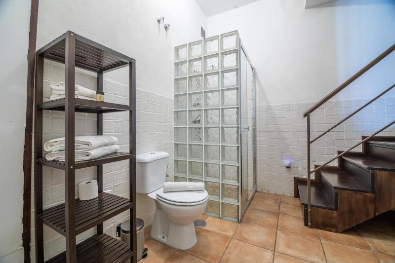 Deluxe Double Room with Balcony image 4