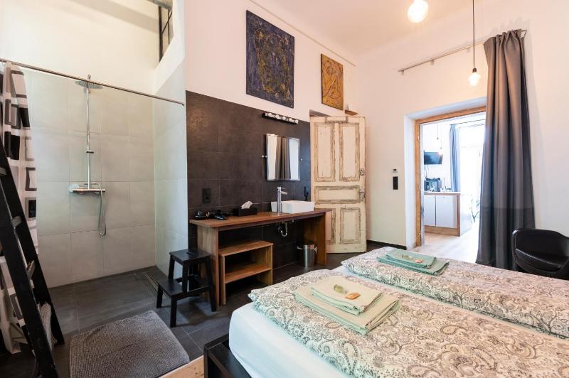 Zentrales & modernes City-Apartment - FREE PARKING & BIKES - image 8