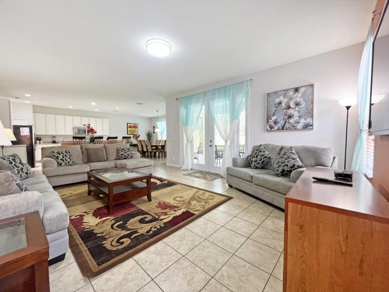 Mariel Oasis home - image 5