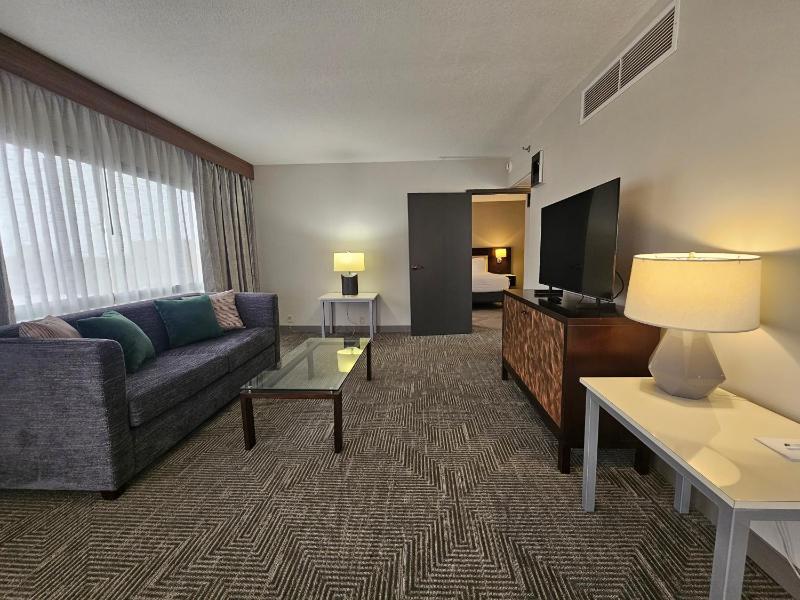 Executive King Suite - Non-Smoking image 3