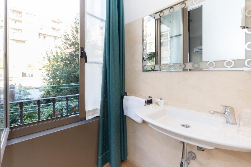 Ciudad Condal Hostal - Paseo de Gracia - image 6