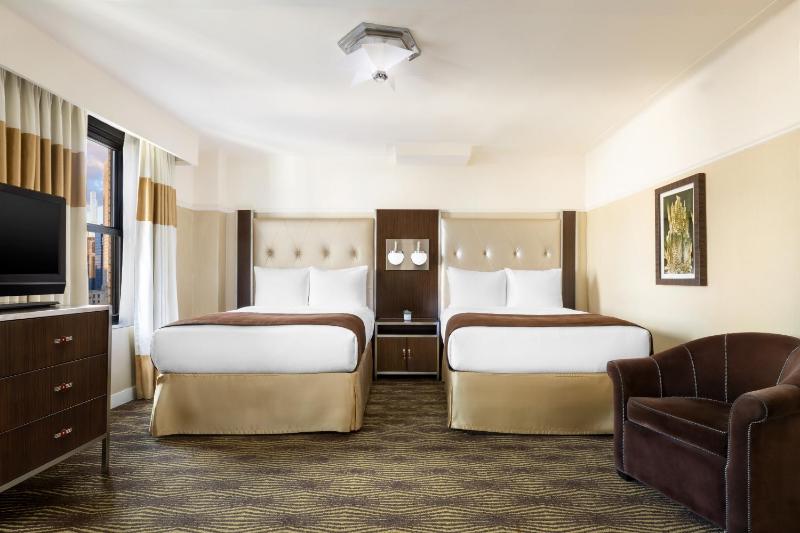 Standard Room with Two Double Beds image 4