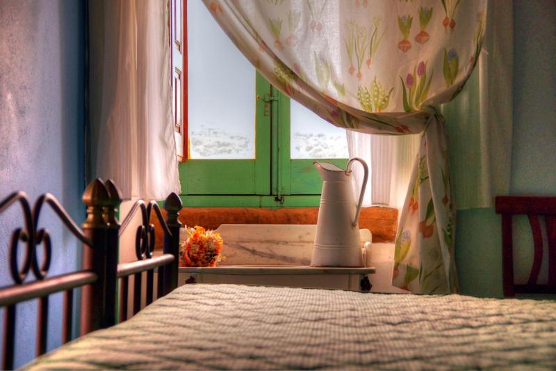 Double or Twin Room with Garden View image 3