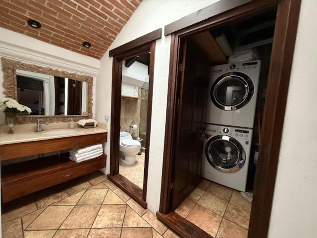 Spacious Gem in the Heart of Antigua - image 15
