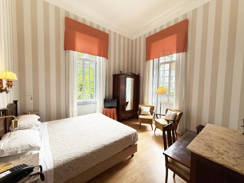 Double or Twin Room image 4