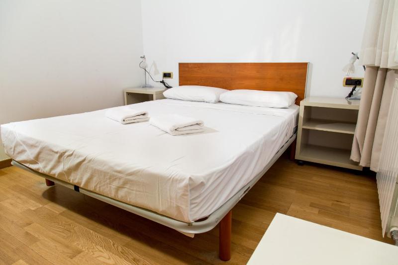 Apartamentos City Beach - image 8