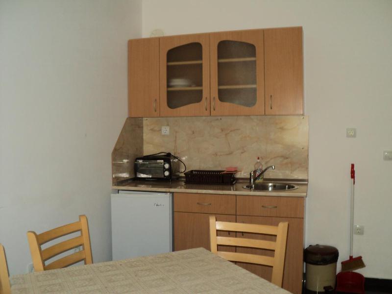 Meni Apartments and Guest Rooms - image 22