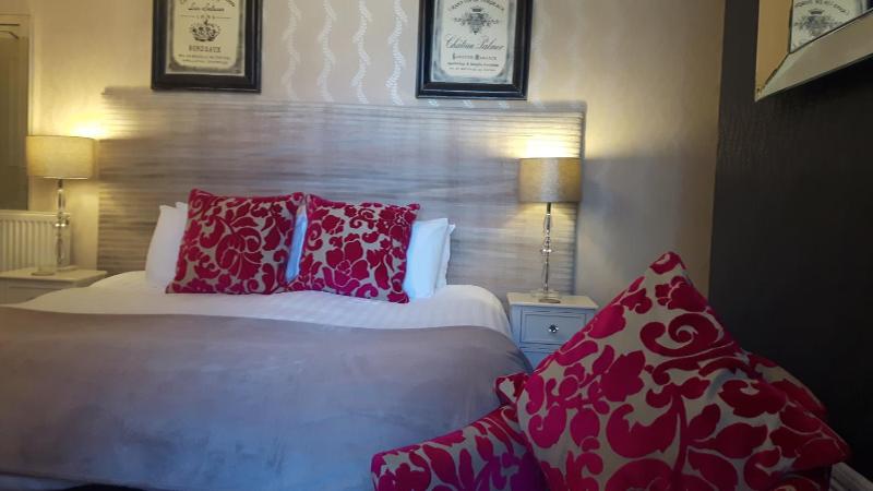 Superior Double or Twin Room image 4