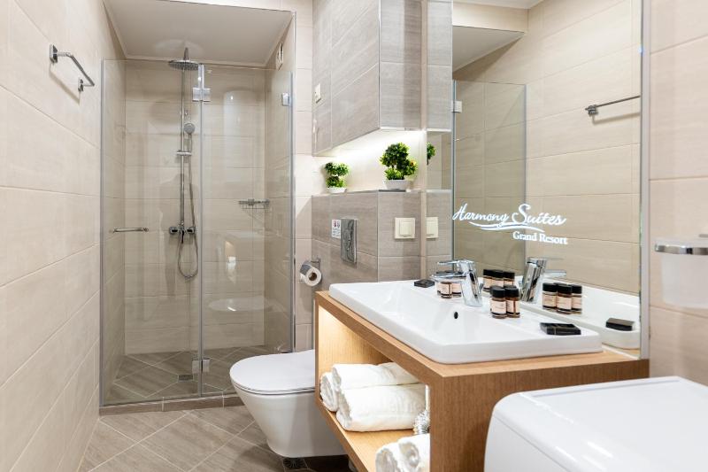 Harmony Suites Grand Resort - image 7