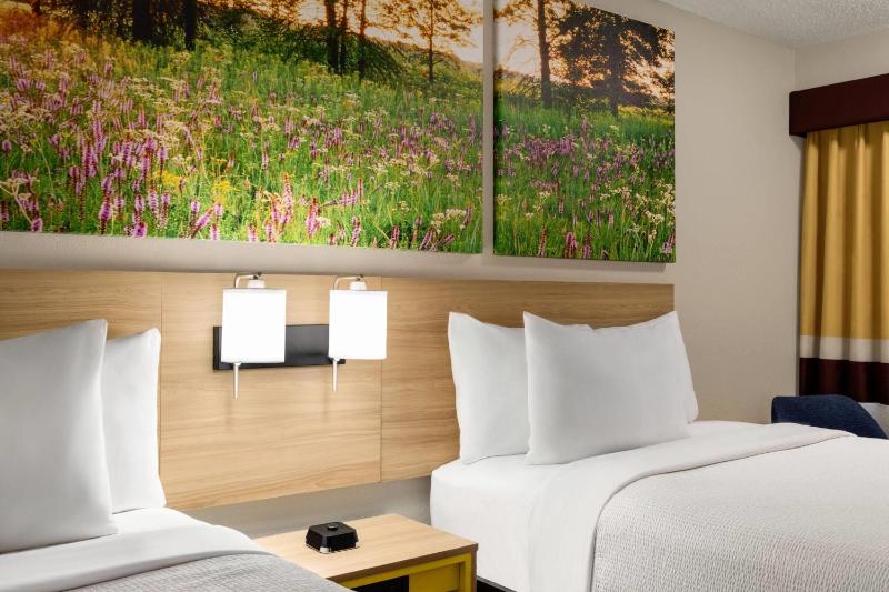 Double Room - Disability Access/Non-Smoking image 3