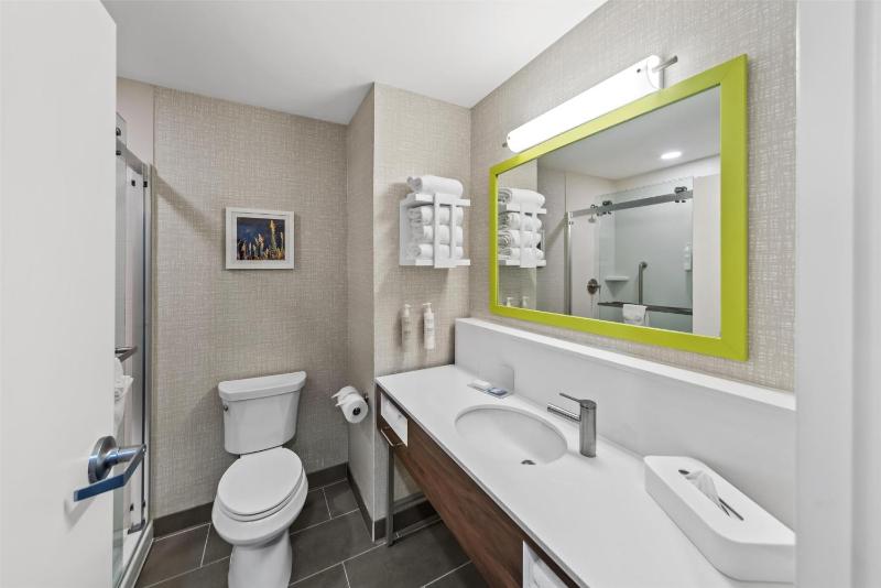King Room - Non-Smoking image 2