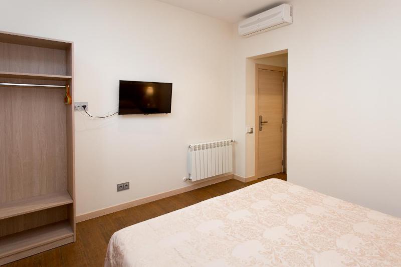Hostal Excellence - image 16