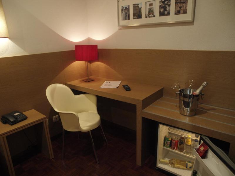 Special Offer - Double Room with Romantic Package image 2