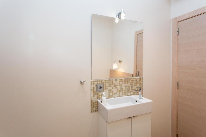 Hostal Excellence - image 10