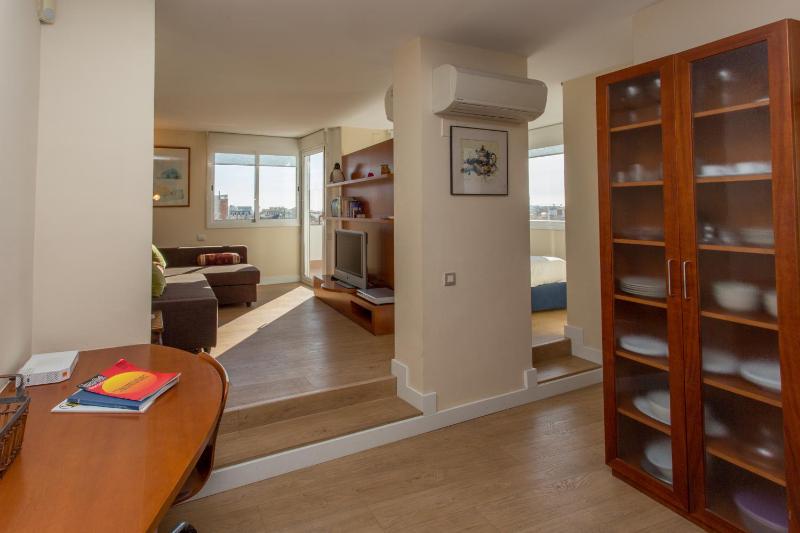 Gaudi penthouse with terrace views - image 8