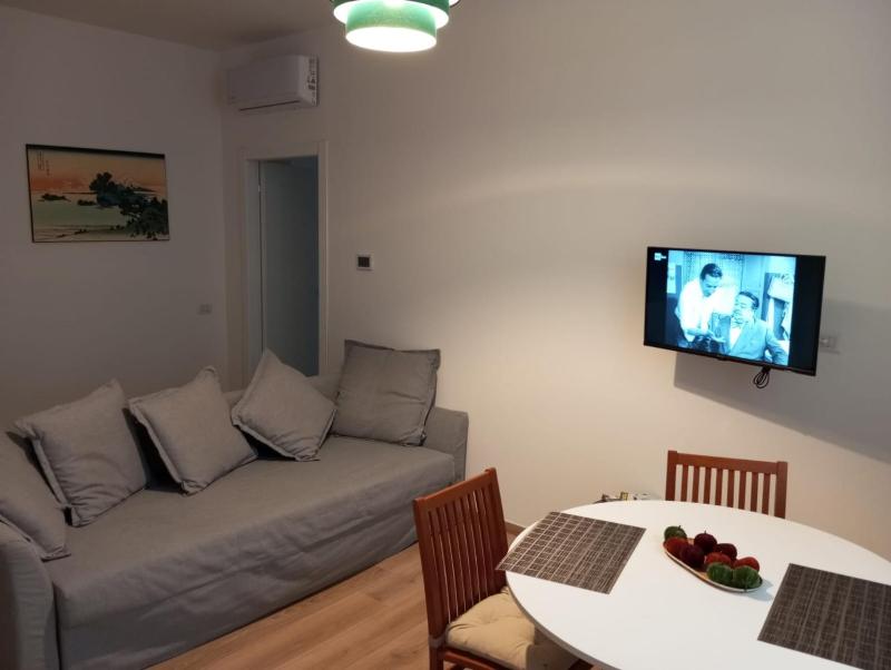 Two-Bedroom Deluxe Apartment image 2