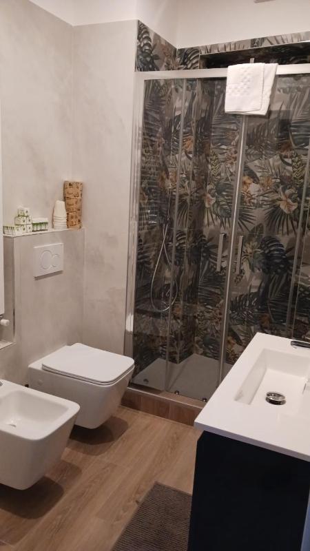 Two-Bedroom Deluxe Apartment image 3