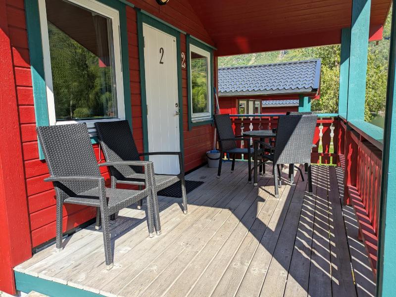 One-Bedroom Cottage with Shared Shower image 3