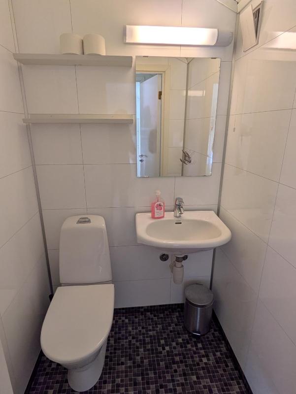 Two-Bedroom Cottage with Shared Shower  image 3