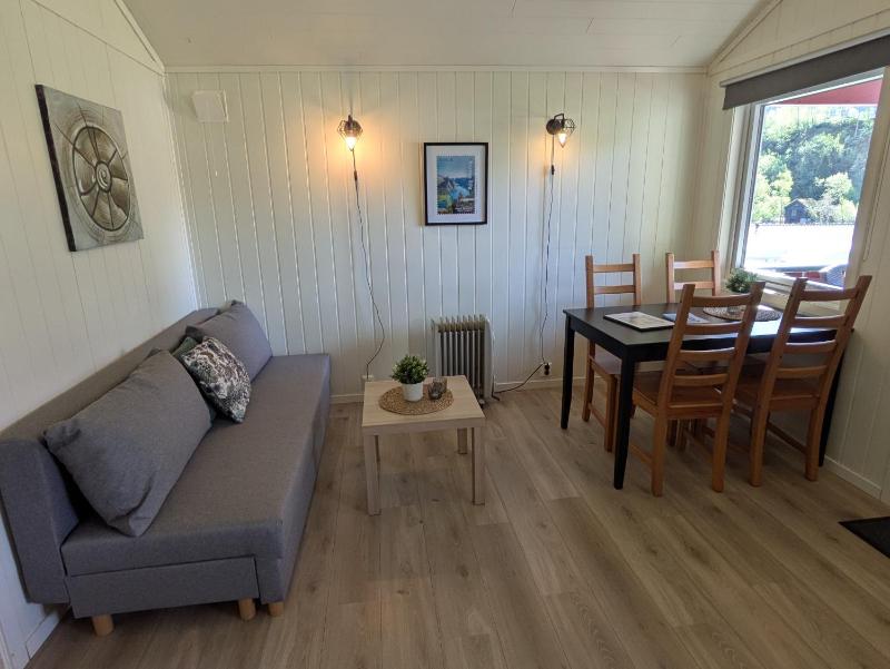 One-Bedroom Cottage image 4