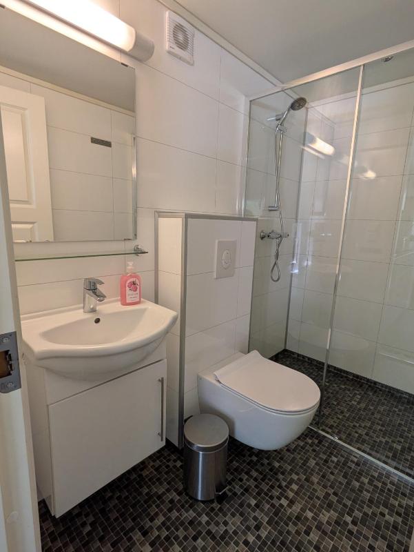 One-Bedroom Cottage image 2