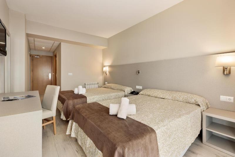 Double or Twin Room without a view (2 Adults) image 1