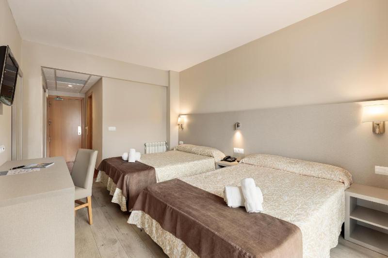 Double Room image 1
