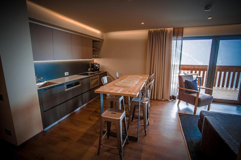 Three-Bedroom Suite image 3
