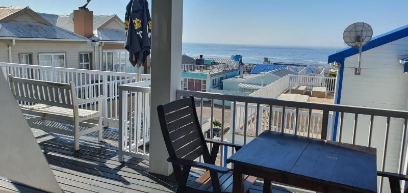 Point Village Guest House - image 7