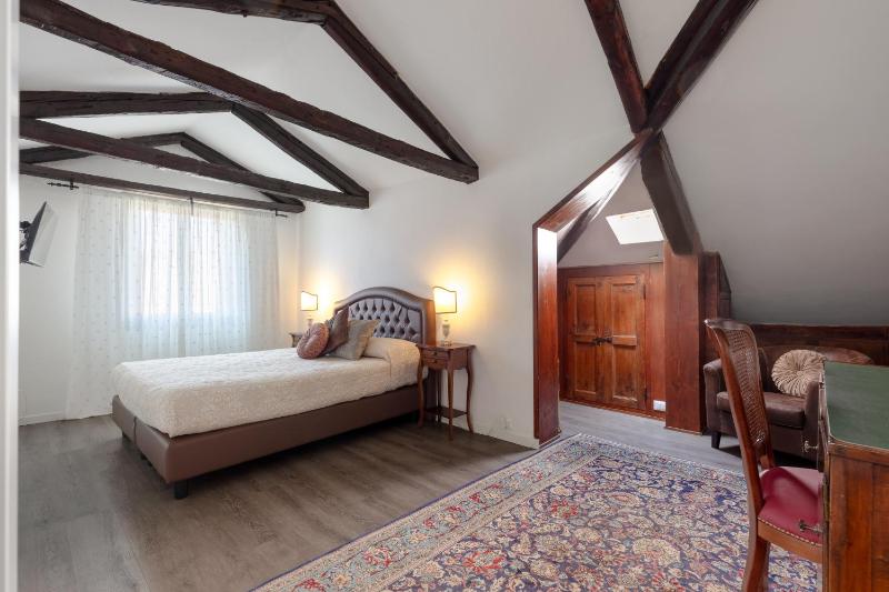 Superior Double Room image 4