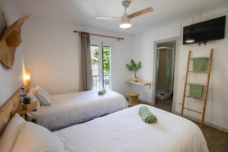 Balear Hotel - image 37
