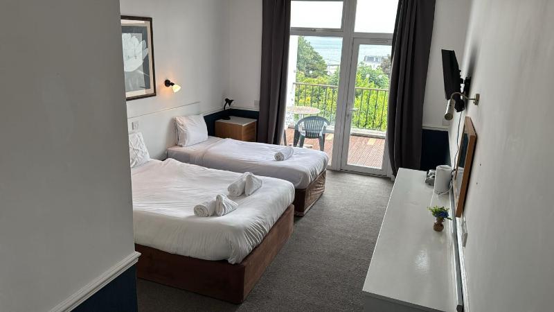 Superior Triple Room with Sea View image 1