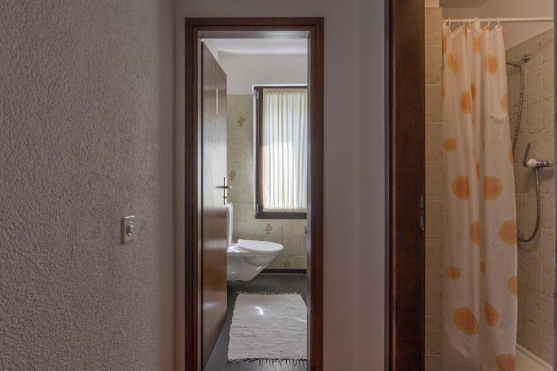 Single Room image 4
