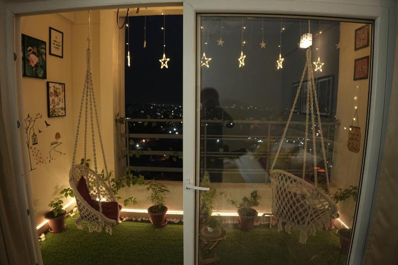 Luxury Apartment Near Pari Chowk - image 2