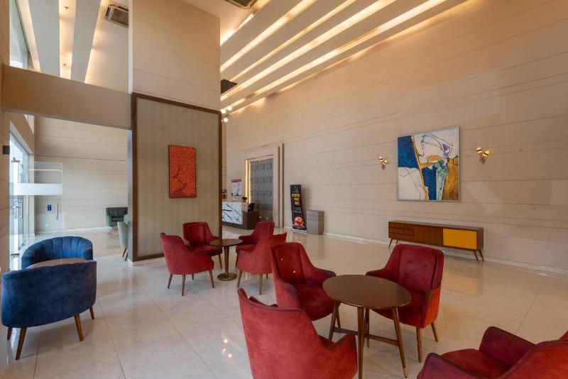 Luxury Apartment Near Pari Chowk - image 20