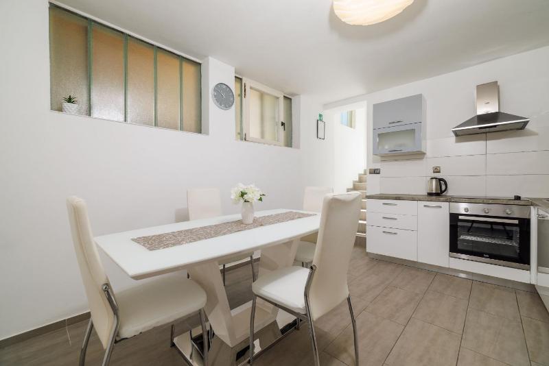 Apartments Jadranka - image 5