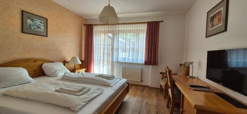 Double Room image 4