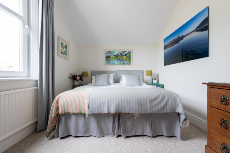 Superior King Room image 1