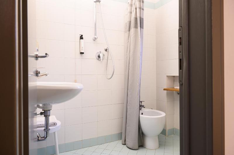 Triple Room image 3