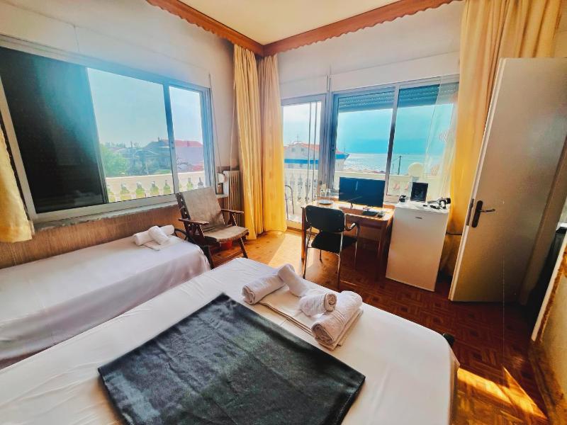 Triple Room with Balcony image 2