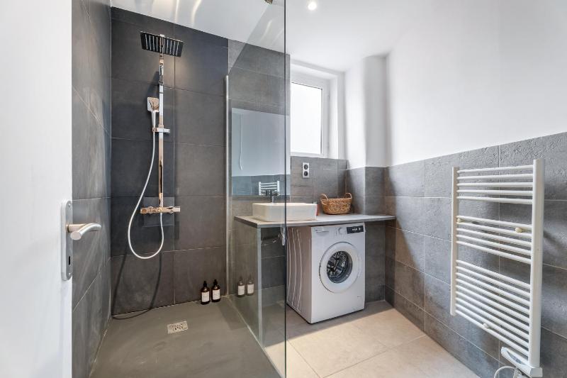 Nice Renting - 35 Massena - Architect Flat Ultimate Charm Massena Center - image 13