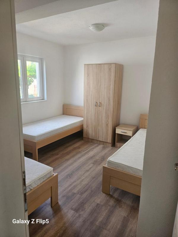 Kuca za izdavanje - image 12
