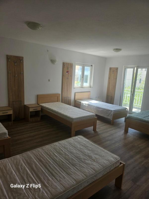 Kuca za izdavanje - image 6