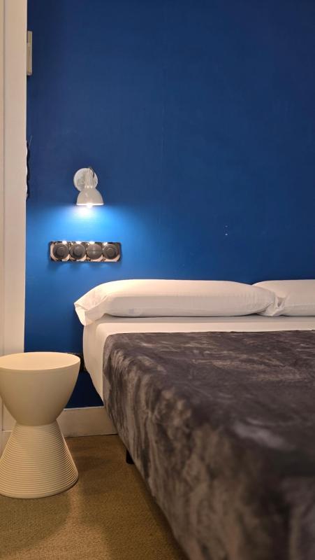 Small Double Room image 3